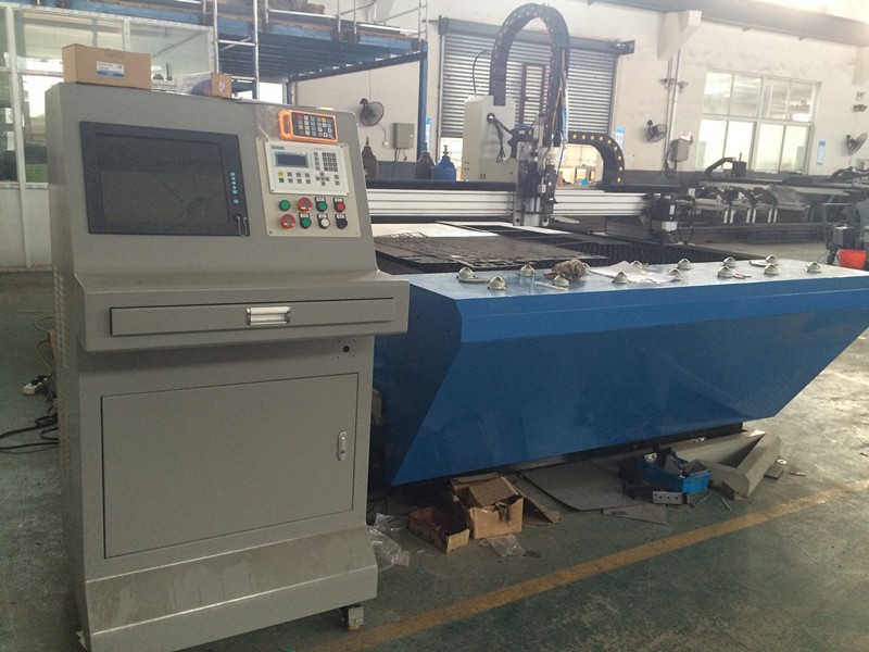 ప్రొఫెషనల్ పైపు ఫైబర్ లేజర్ కటింగ్ యంత్రం లేజర్ కట్టర్